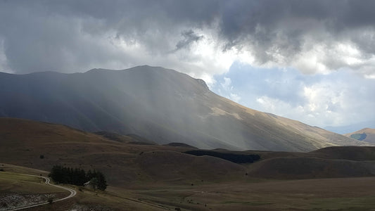 Mountain view with light rain - Paesaggio montano con pioggia leggera