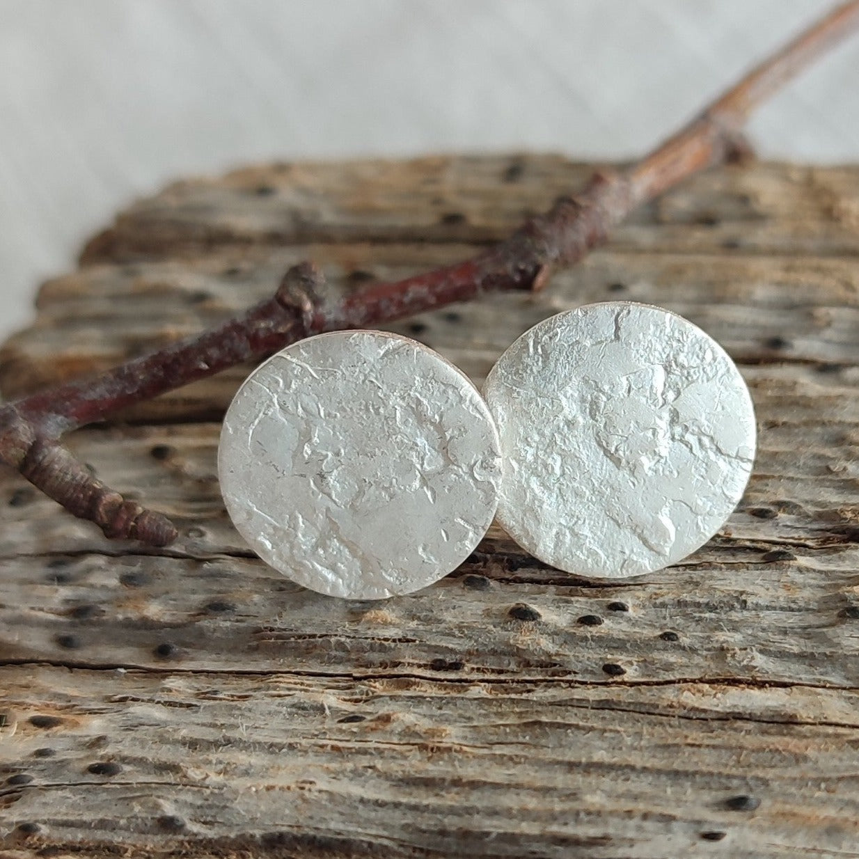 Round Rust Studs