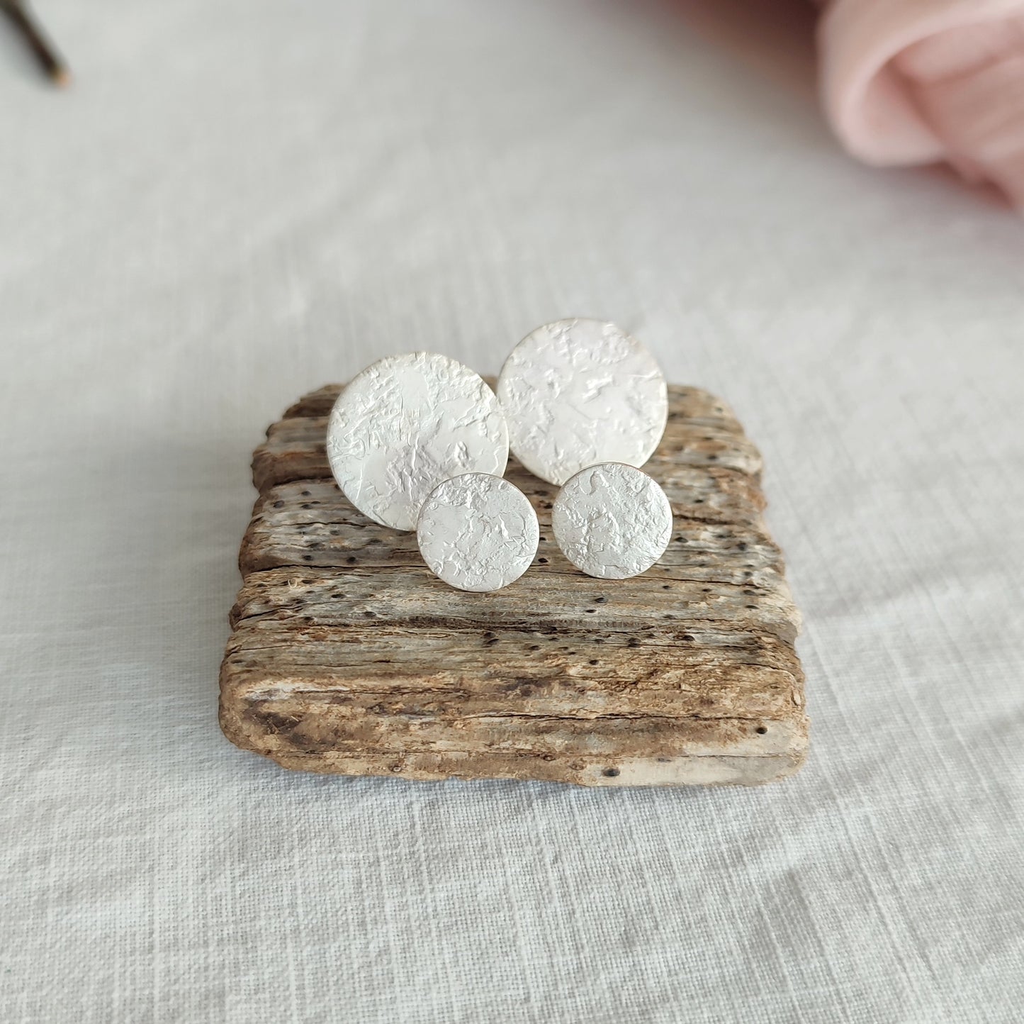 Orecchini tondi d'argento, diametro 11 e 16 mm
