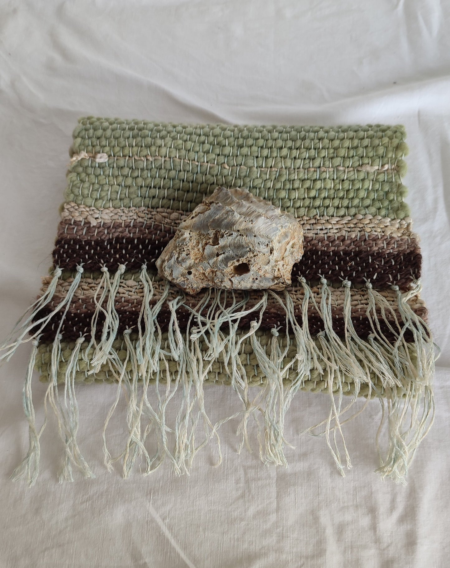 Wool and hemp green handwoven table runner - Runner da tavola verde e marrone, tessuto su telaio a mano, lana e canapa.