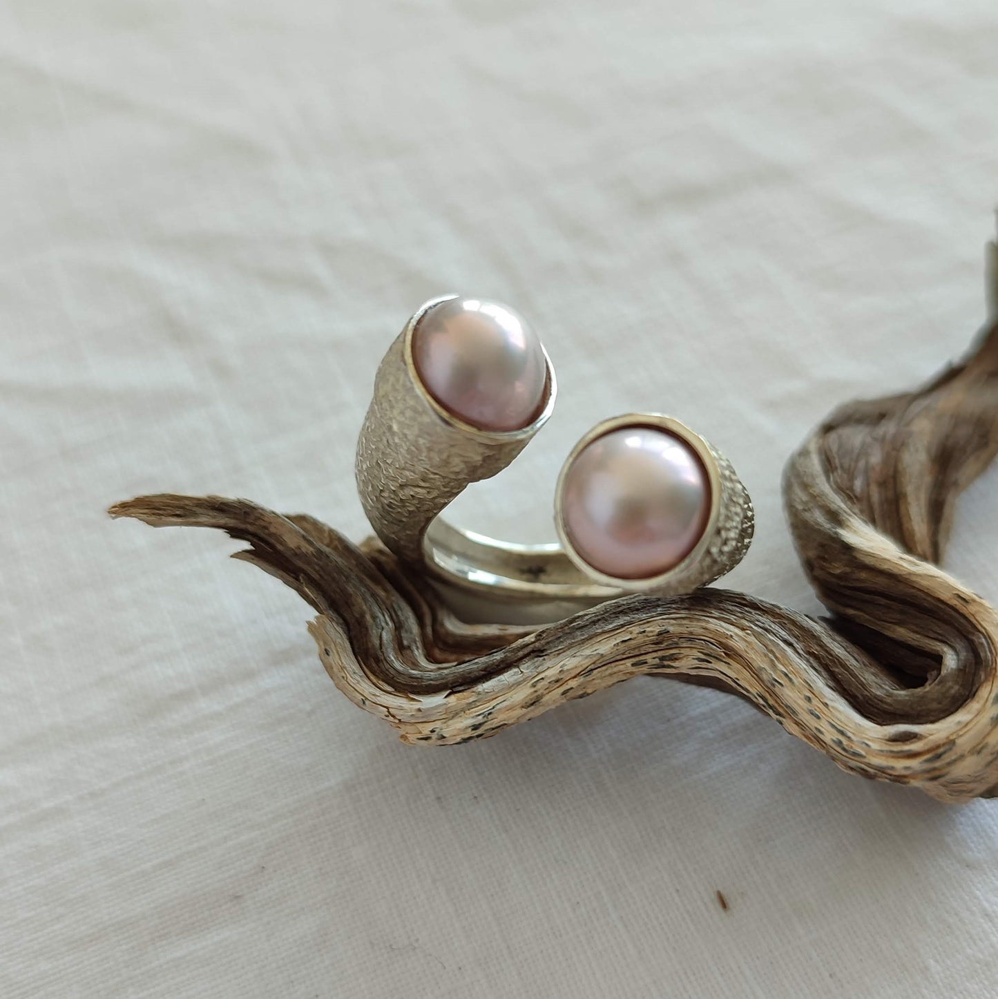 Rose Pearls Contrarié Ring