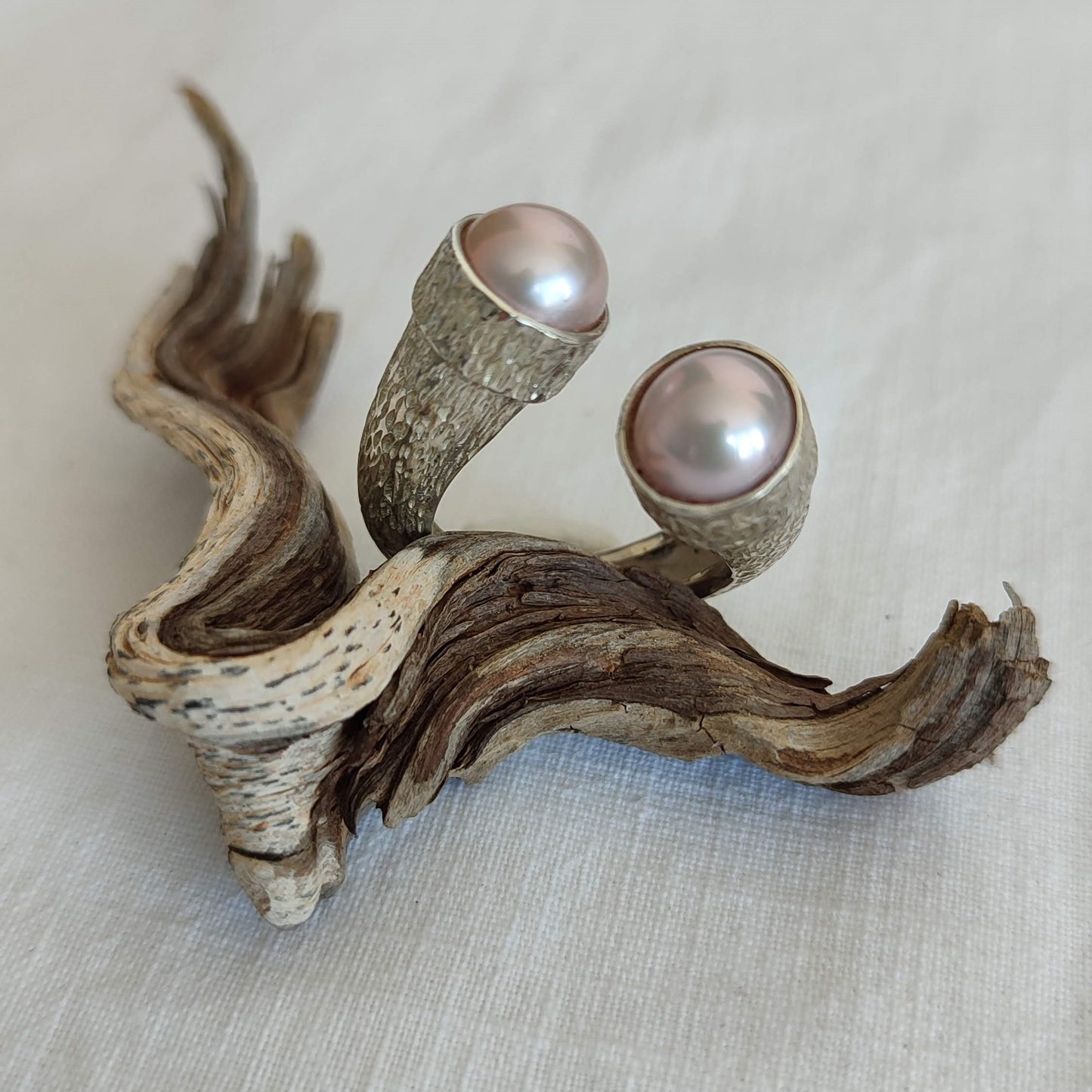 Rose Pearls Contrarié Ring