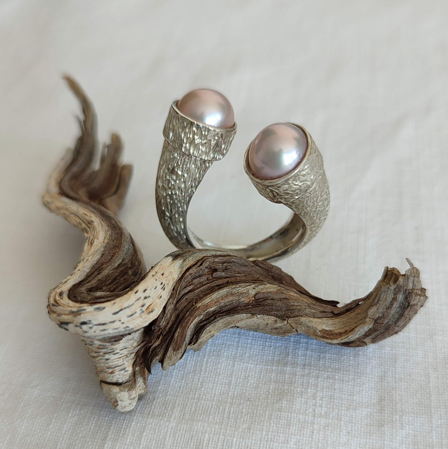 Rose Pearls Contrarié Ring