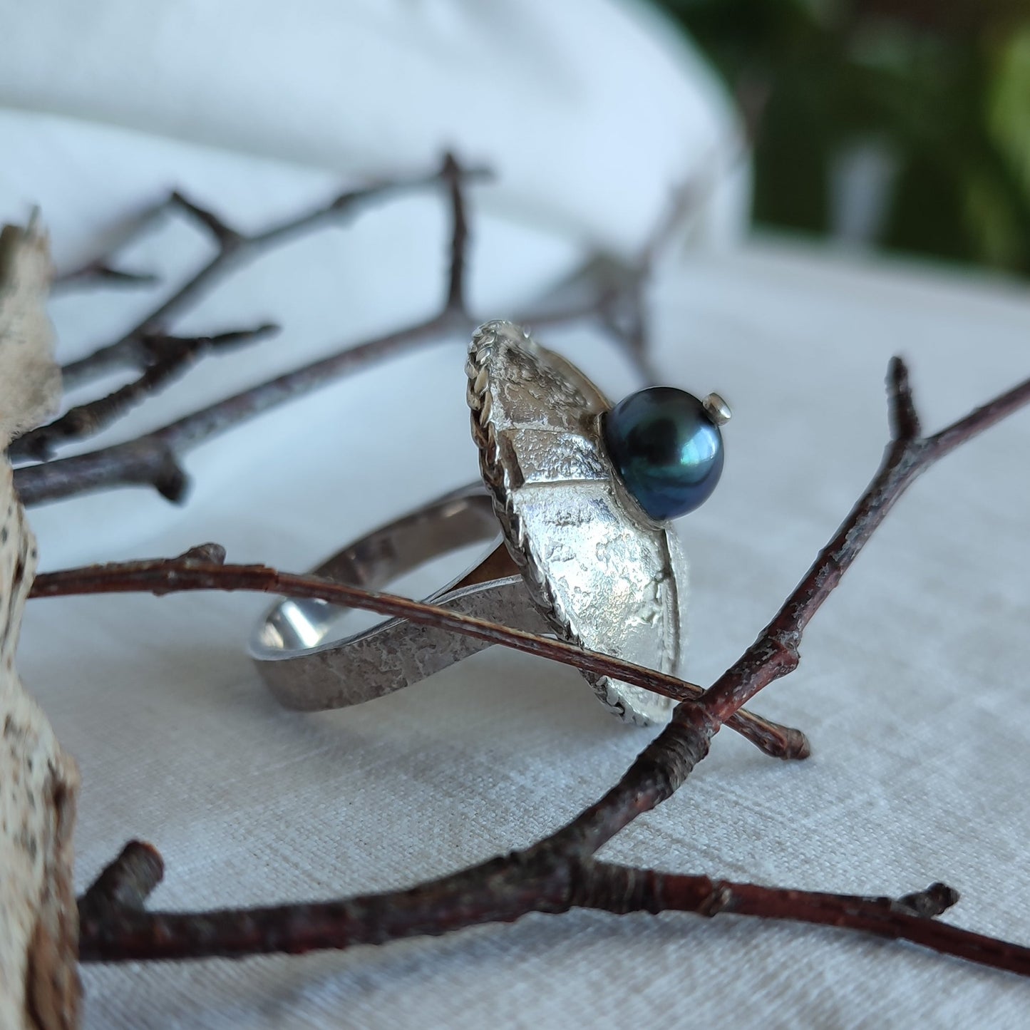 Signet silver ring with black pearl