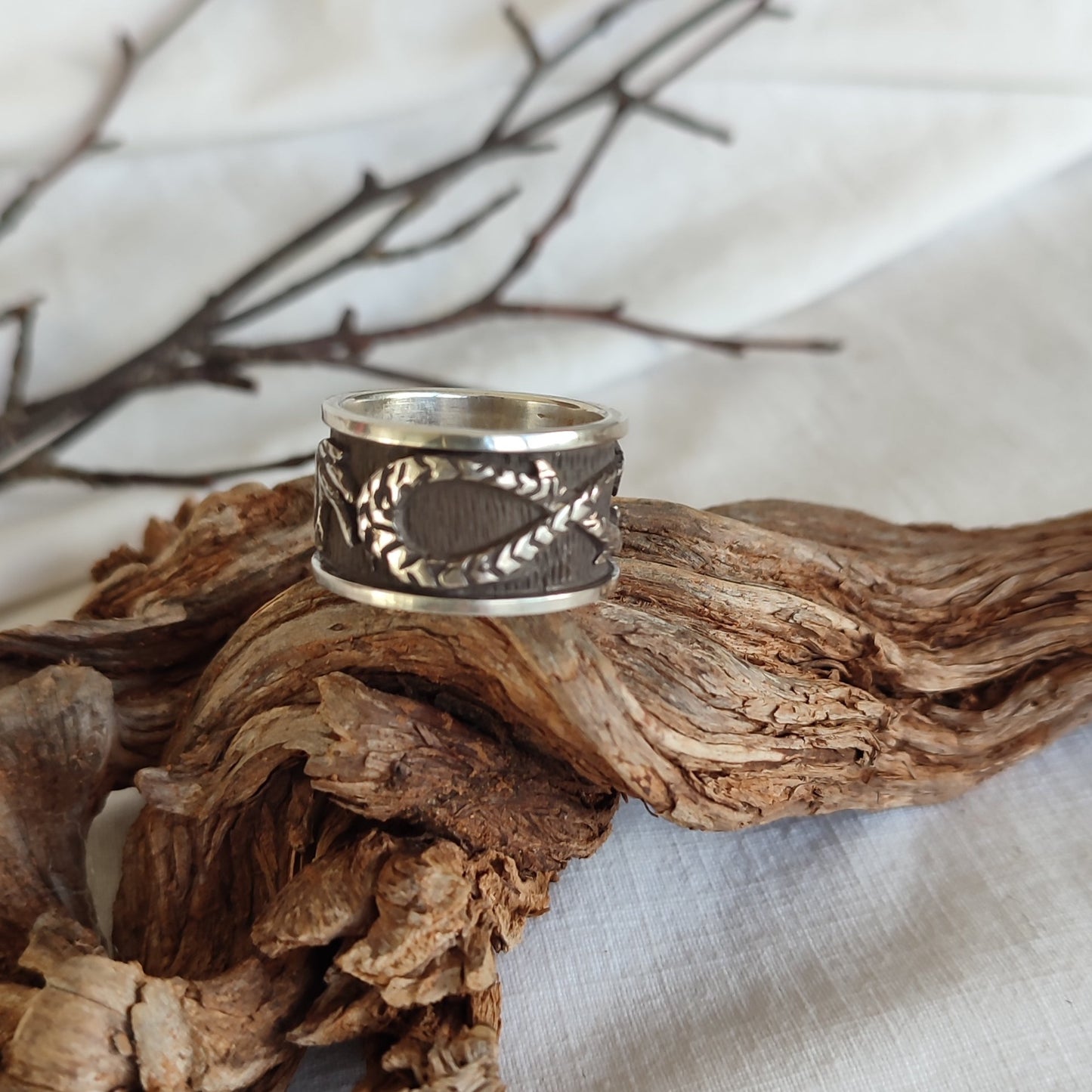 Oxidized silver ring with dragon. Band