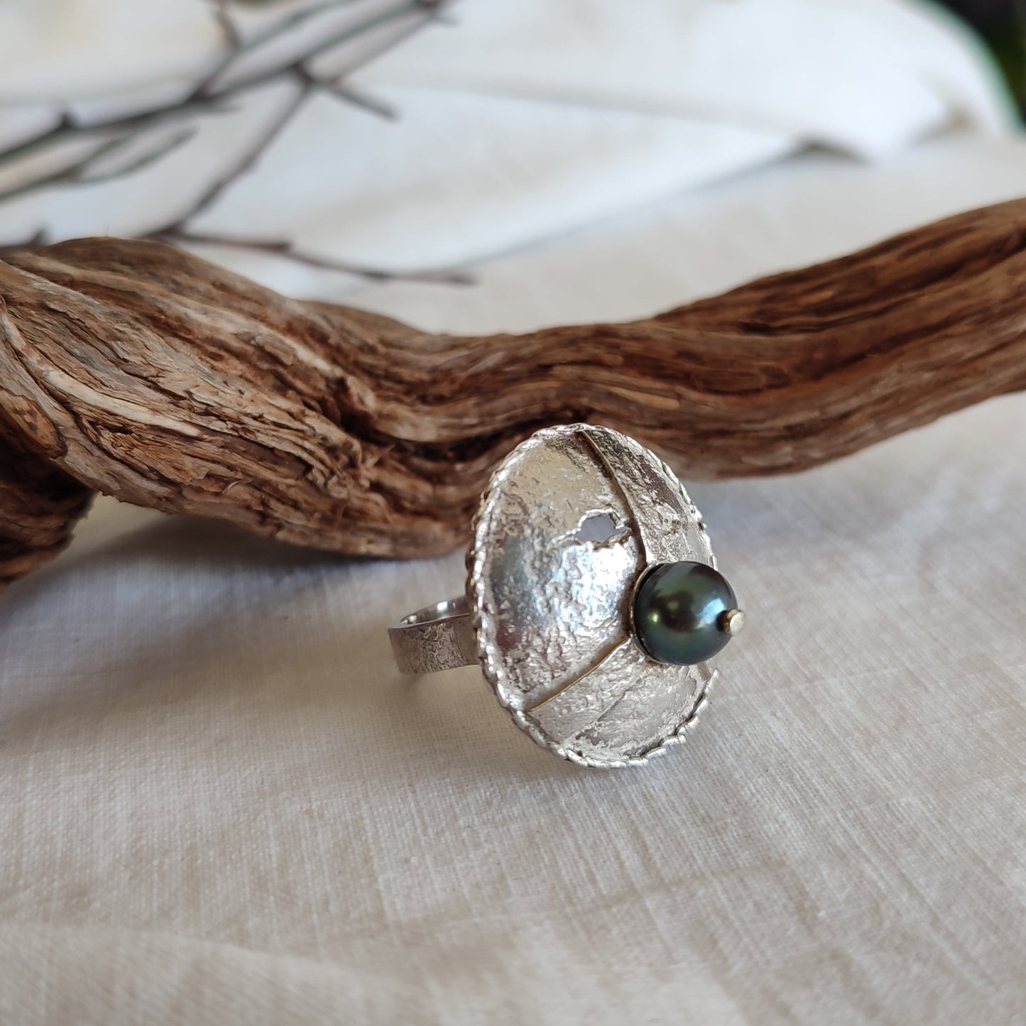 Signet silver ring with black pearl